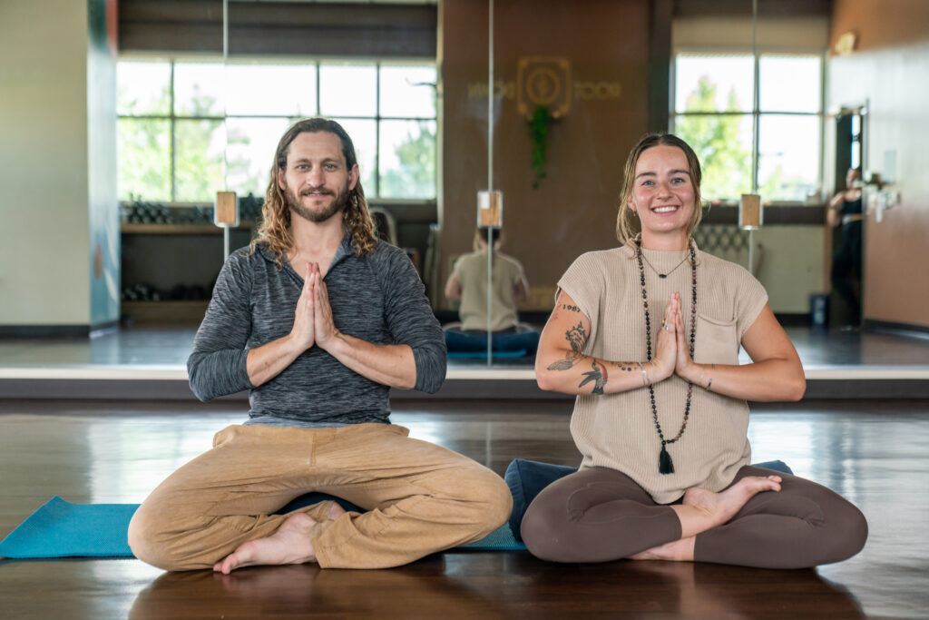 Hineni Yoga School 200 Hour Yoga Teacher Training